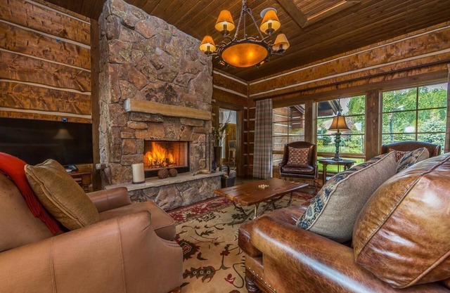 Cabaña de lujo de Spanish Peaks con jacuzzi privado, fogata y vistas espectaculares