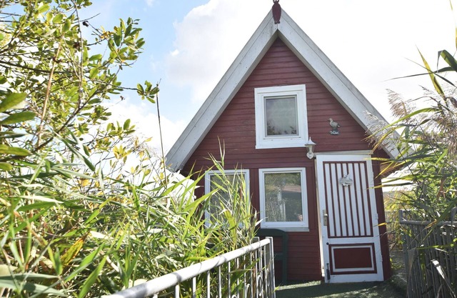 Cobertizo para botes junto al lago Sternberg