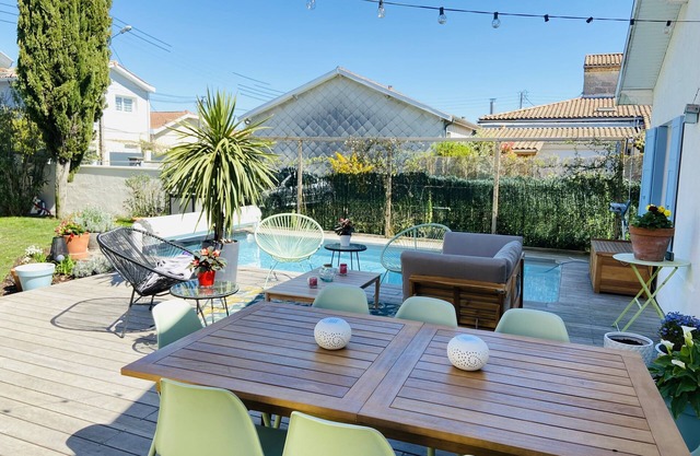 Casa de Burdeos con piscina climatizada enterrada