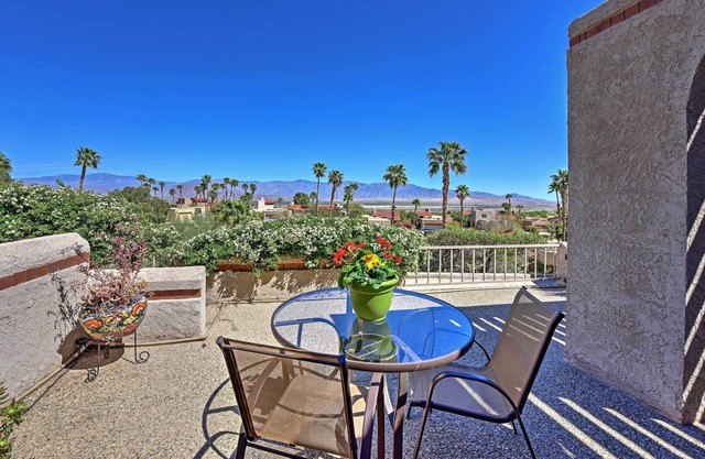 ¡Nuevo! 2BR Borrego Springs Condo w / Patio y vistas!