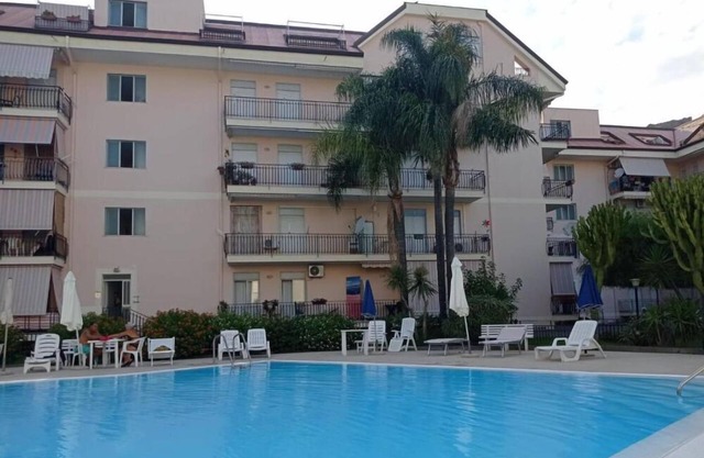 Bilo De Luxe 5 camas en residencia con piscina y cancha de tenis