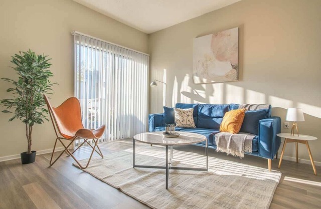 Peaceful 1BR King Suite w/ Pool, Gym & Parking 04