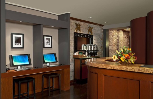 Boutique Hotel Suite with Stunning Scenic Bay Views in San Francisco