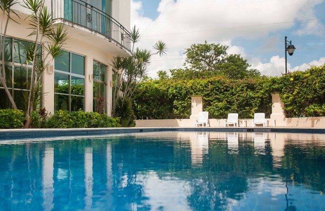 Casa Boutique en residencial privado con piscina y areas verdes