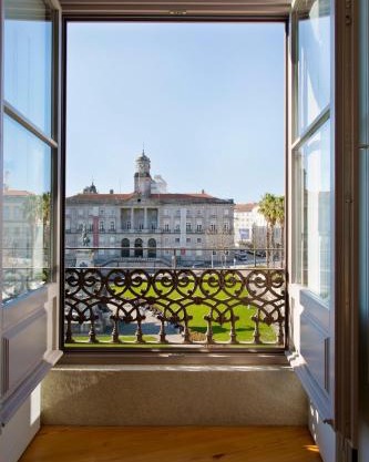 BOUTiQUE Rentals- THE MiRaDOURO Ribeira Apartment