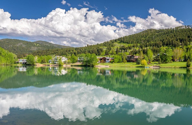 Disfruta de los mejores 30 días de verano en uno de los barrios más bonitos de Bozeman.