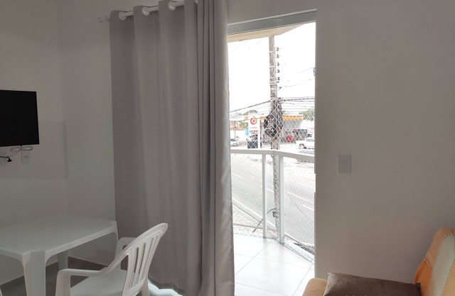 Ajuste completo con cocina en la hermosa playa central de Armação (ap 02)