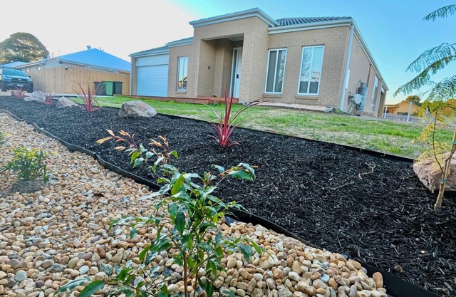 Brand new 4-bedroom house inside of town Lakes Entrance