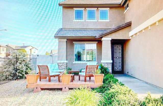 Brand New 4bedroom pool/ spa house with game room and/play ground