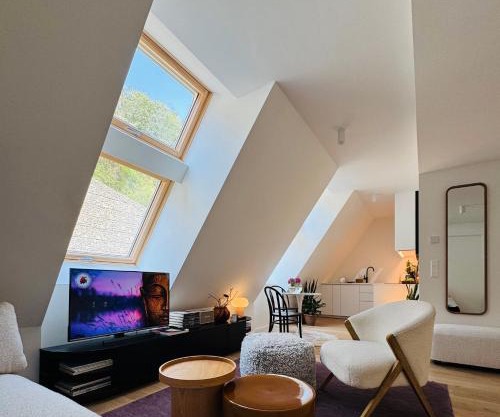 Brand New Chic & Luxurious LOFT by Castle FREE PARKING