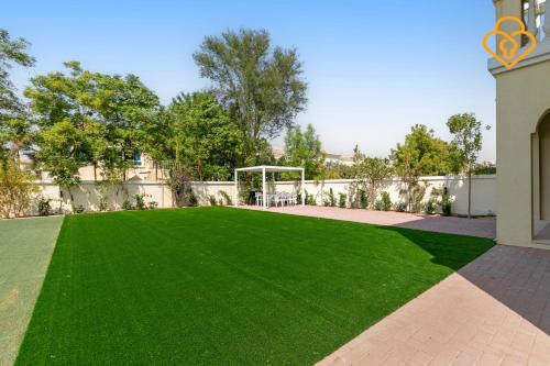 Brand new Large Villa JVT Private Garden