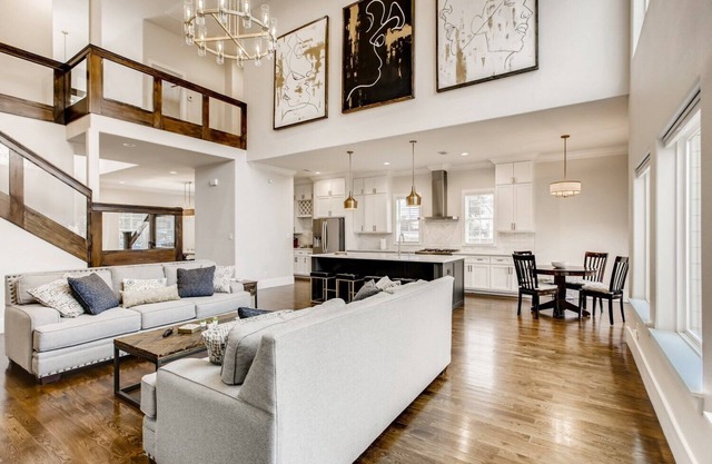 BRAND NEW LUXURY CUSTOM HOME IN DOWNTOWN/UPTOWN