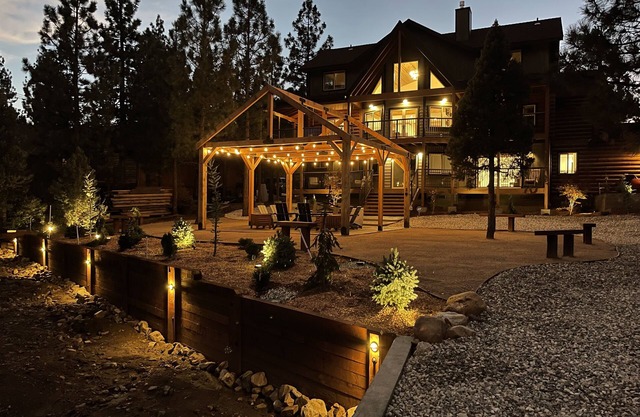 Brand New Stylish Chalet Fire Pit Duplex