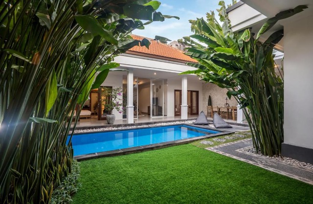 BRAND NEW Villa Samira, 5mn to Seminyak