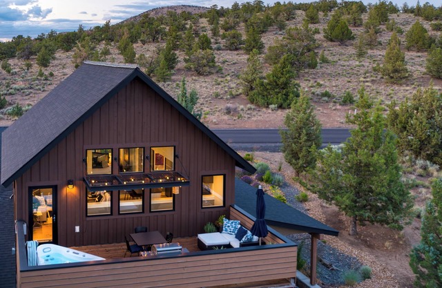 Brasada Ranch Retreat | Hot Tub + Views | Resort Access w/ Pools | Hat Rock Loop