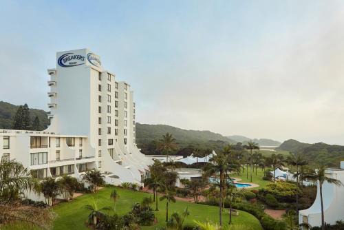 Breakers Resort Apartment 316 by First Private Stays