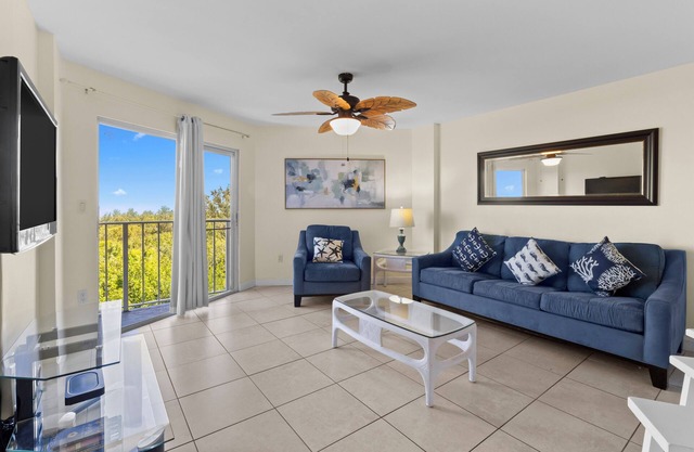 Breath of Fresh Air! Relax And Unwind In Our Spacious Unit W/ Kitchen!
