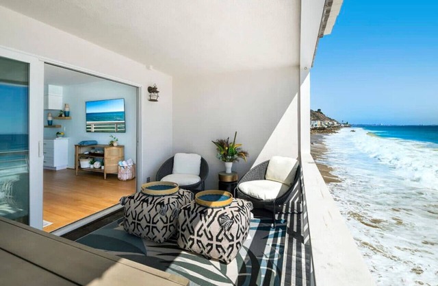 Breathe Malibu - Ocean Front Condo w/ Beach Access