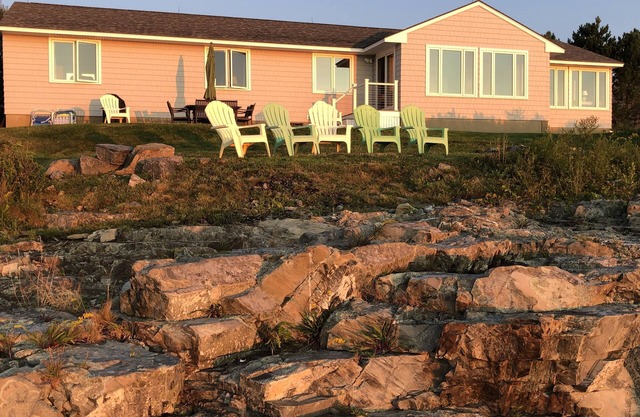 Escápese del calor y deje que las olas y las gaviotas le tranquilicen