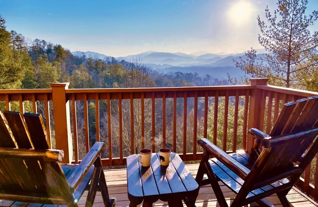 Breathtaking Sunrises in the Smokies :: A Cabin for Families near Cades Cove