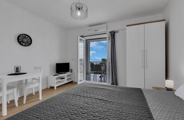 Brela Fewo A3 mit Grossem Balkon und Schone Aussicht auf Inseln, Ruhige Lage