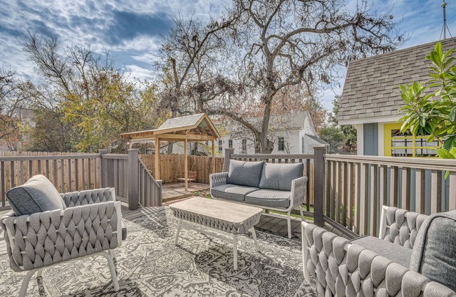 Brenham Rental w/ Deck & Yard < 1 Mi to Downtown!