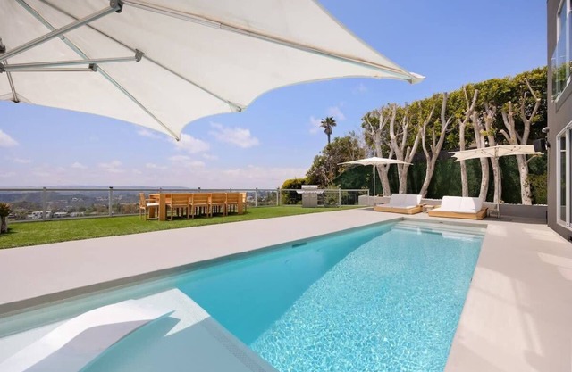 The Perfect Beverly Hills Private View Estate