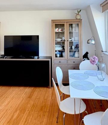 Bright 1 Bedroom Central London