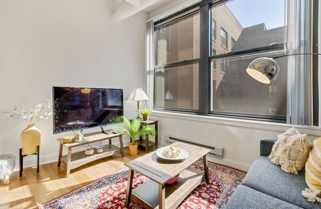 Bright 2BR Apartment w Free Parking, Wifi, Gym, Central Location