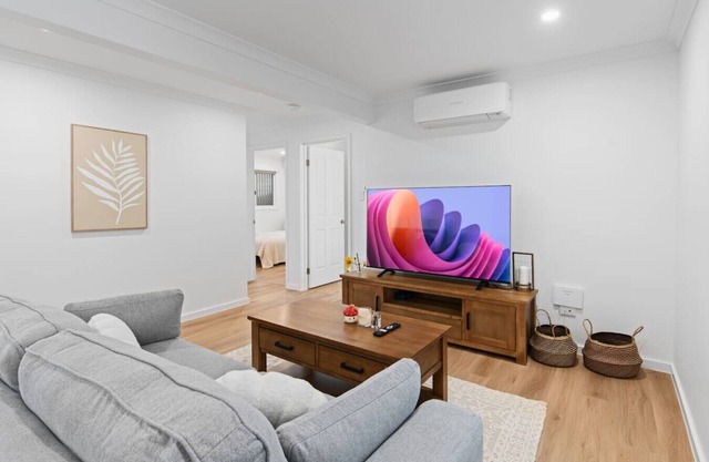 Bright 3BR Home| 2 Baths |Close to CBD & Hospitals