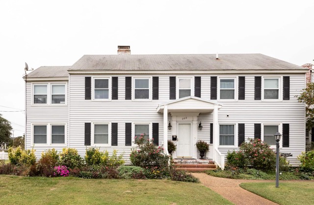 Escapada a la orilla del mar de Chloe: Adorable North End House a una cuadra de Virginia Beach Oceanfront