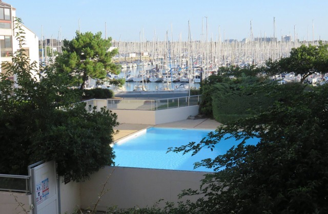 Bonito apartamento 40 m2 clasificado 3*, frente a la piscina y al puerto