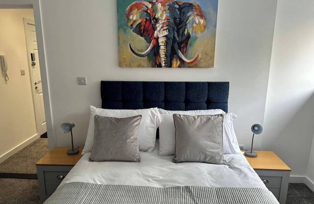 Bright & Cozy Hull Stay