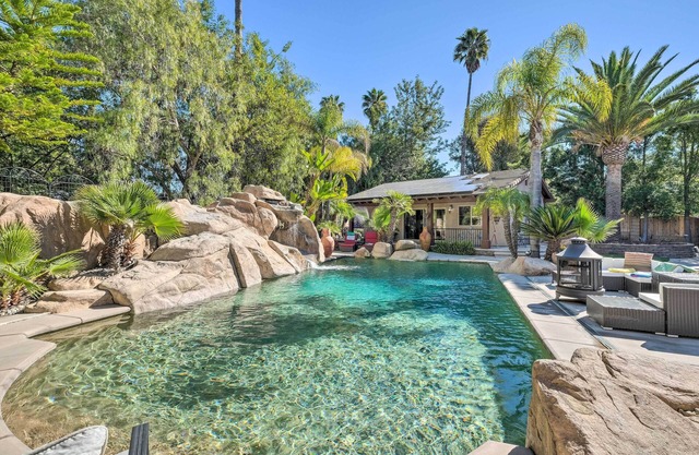 Bright Poway Studio w/ Shared Outdoor Pool!