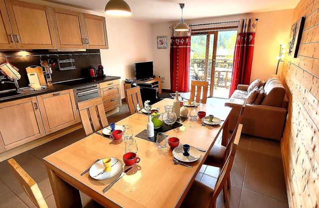 Apartamento T3 luminoso con terraza, parking y WiFi en Les Gets