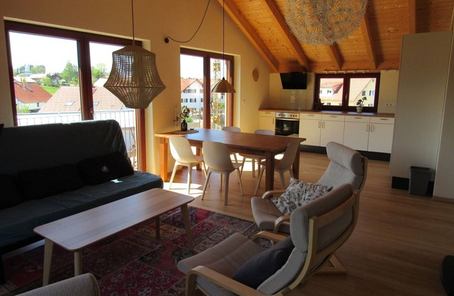 Apartamento luminoso, techo abierto, para 5 personas. 10 minutos para Center Parcs.