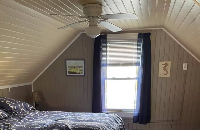 Bristol, RI recently renovated waterfront cottage