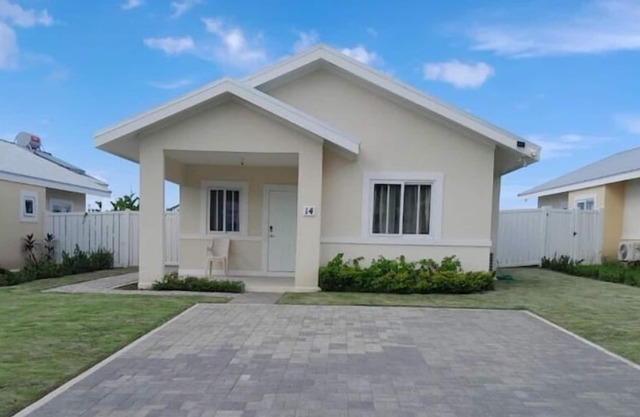 Brooks Bungalow JA