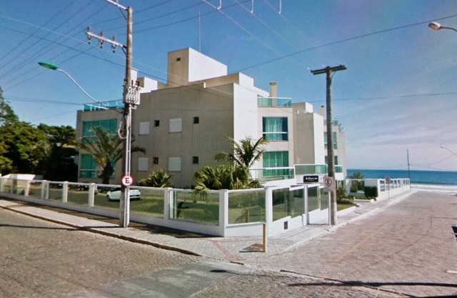 La construcción a orillas del mar, de alto estándar. Complete. Capacidad para 8 personas. 3 coches. Piscina