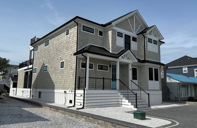 BUILT in 2024-Canal Front, Pool, Swim Up & Covered Bar