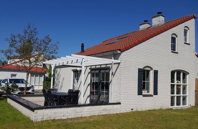 Bungalow para 6 personas con 2 baños, wifi gratuito, junto a las dunas y la playa.