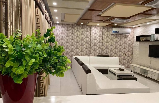 Burj Al Bahria Town Luxury Suites