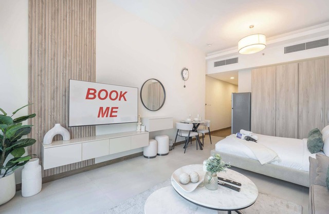 Business Bay for 2 people with Private Balcony!