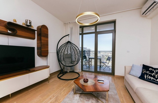 BW Penthouse 23rd Floor with Breakfast and Parking included.