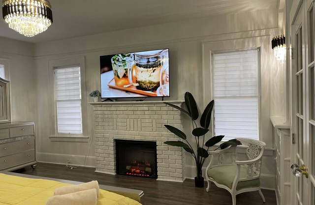 ''By the river '' 2 homes 16 guests pool table game room private deck
