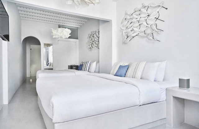 By Whitelist Mykonos