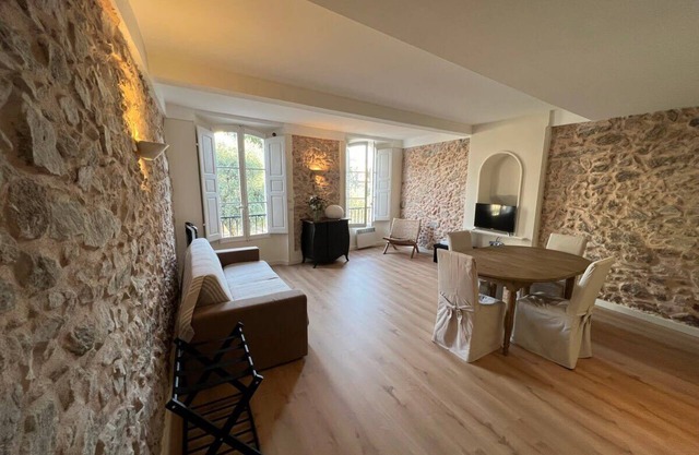 C054 Bel Appartement Lumineux au Coeur du Suquet