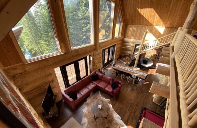 Luxurious Chalet "Le Majestik", Riverside - Laurentians