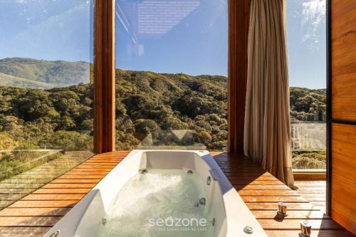 Cabaña con impresionantes vistas a las montañas VST020