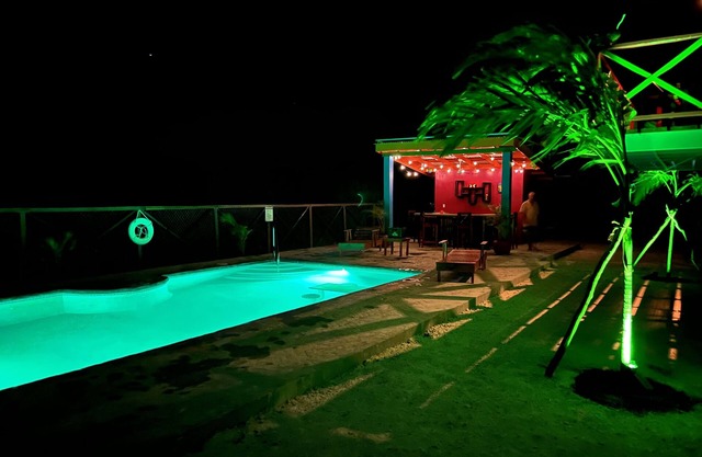 CABANAS 7 MINUTES FROM SECRET BEACH